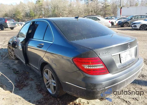 2013 Mercedes-Benz C 300 Luxury 4Matic from USA, damaged, VIN WDDGF8AB6DR276718